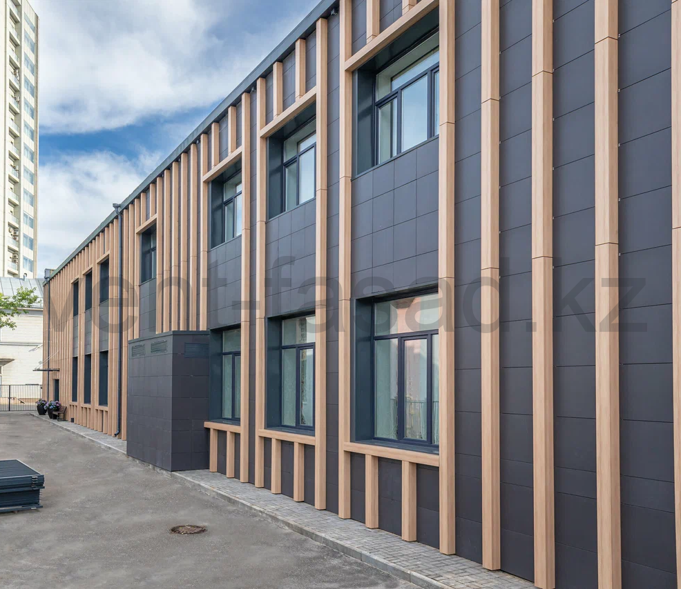 Вентфасад с керамогранитом и композитными ламелями