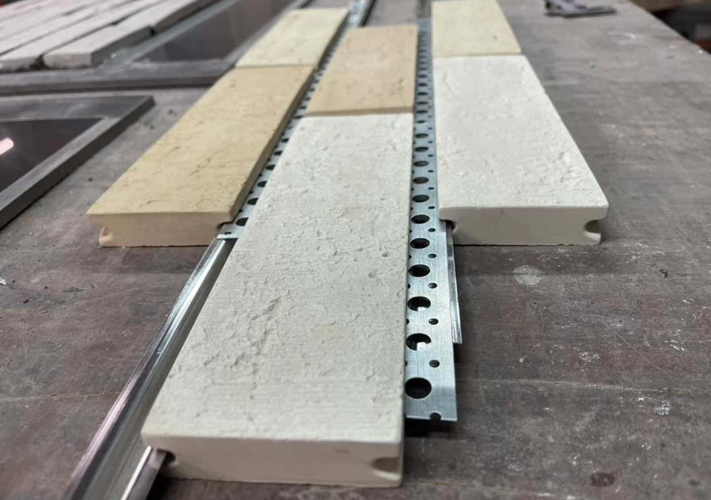 Фрагмент фасада с бетонным клинкером